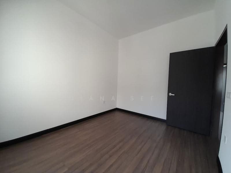 Room 4