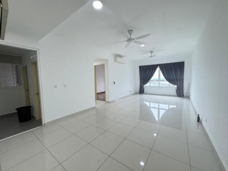 Kediaman Servis untuk Dijual di Impiria Residensi Bukit Tinggi Klang - Diana See - Living Room - PropertyGuru.com.my