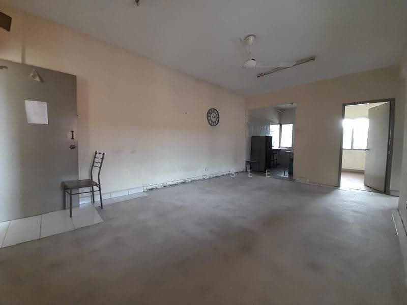 Pangsapuri untuk Disewa di Pangsapuri Sri Kemuning - Diana See - Living Room - PropertyGuru.com.my