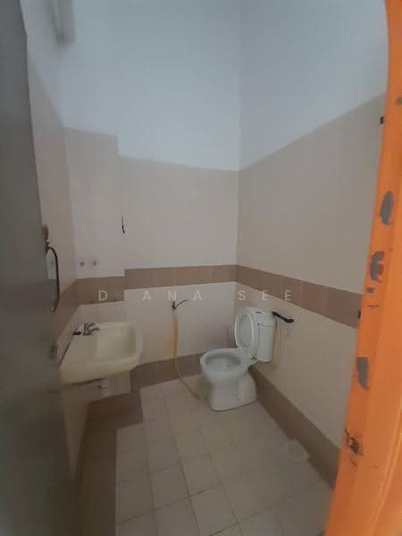 2-storey Terraced House for Sale in Taman Meru (Klang) - Diana See - Bathroom - PropertyGuru.com.my