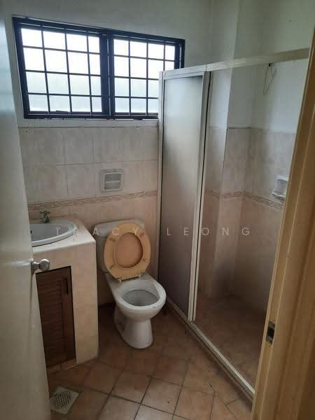Semi-Detached House for Sale in Bandar Kinrara Seksyen 6 (Bandar Kinrara) - Tracy Leong - Bathroom - PropertyGuru.com.my