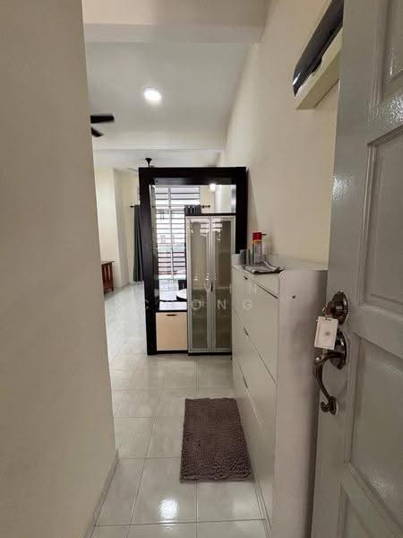 Pangsapuri untuk Disewa di Alpine Village - Kelvin Chong - Entrance - PropertyGuru.com.my