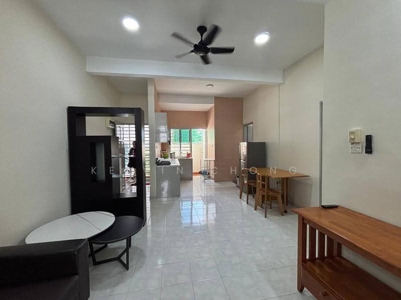 Pangsapuri untuk Disewa di Alpine Village - Kelvin Chong - Living Room - PropertyGuru.com.my