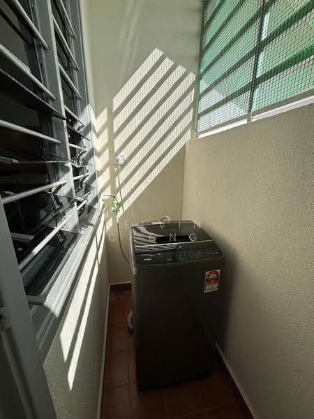 Pangsapuri untuk Disewa di Alpine Village - Kelvin Chong - Balcony - PropertyGuru.com.my