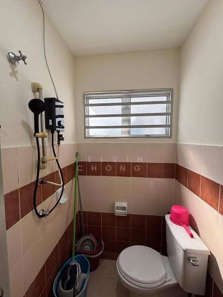 Pangsapuri untuk Disewa di Alpine Village - Kelvin Chong - Bathroom - PropertyGuru.com.my