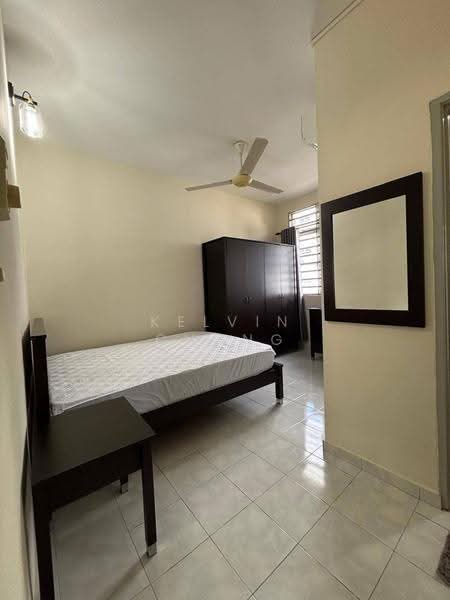 Pangsapuri untuk Disewa di Alpine Village - Kelvin Chong - Bedroom - PropertyGuru.com.my