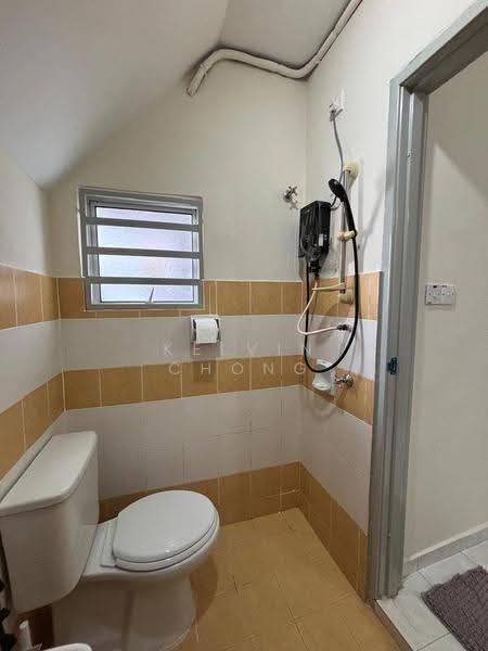 Pangsapuri untuk Disewa di Alpine Village - Kelvin Chong - Bathroom - PropertyGuru.com.my