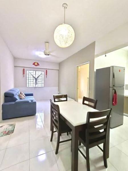Pangsapuri untuk Disewa di Taman Bukit Erskine - Gan Chun Kai - Living Room - PropertyGuru.com.my