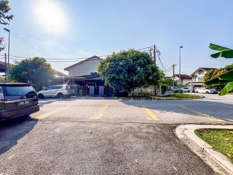 2-storey Terraced House for Sale in Bandar Seri Putra (Bangi) - Farid Fahmi - Exterior - PropertyGuru.com.my