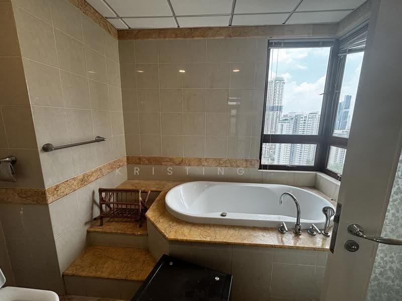 Kondominium untuk Disewa di Mont Kiara Damai Resort Condominium - Kristing . - Bathroom - PropertyGuru.com.my