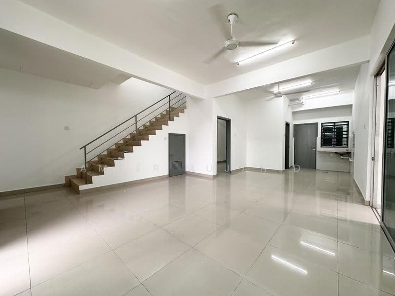 2-storey Terraced House for Rent in Taman Sejati (Klang) - Ameer Mujahid - Living Room - PropertyGuru.com.my
