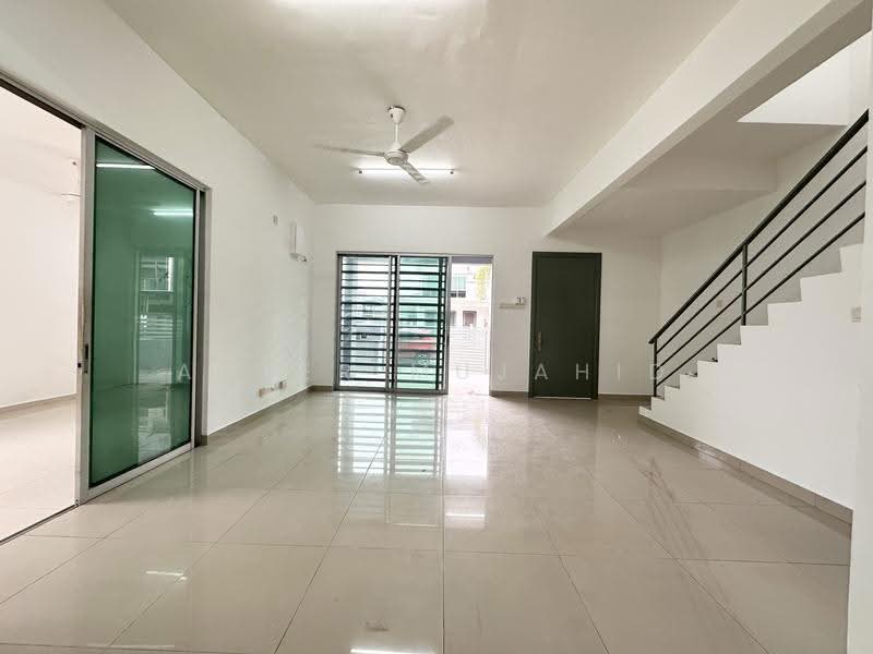 2-storey Terraced House for Rent in Taman Sejati (Klang) - Ameer Mujahid - Living Room - PropertyGuru.com.my