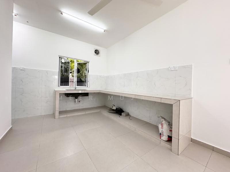 2-storey Terraced House for Rent in Taman Sejati (Klang) - Ameer Mujahid - Kitchen - PropertyGuru.com.my