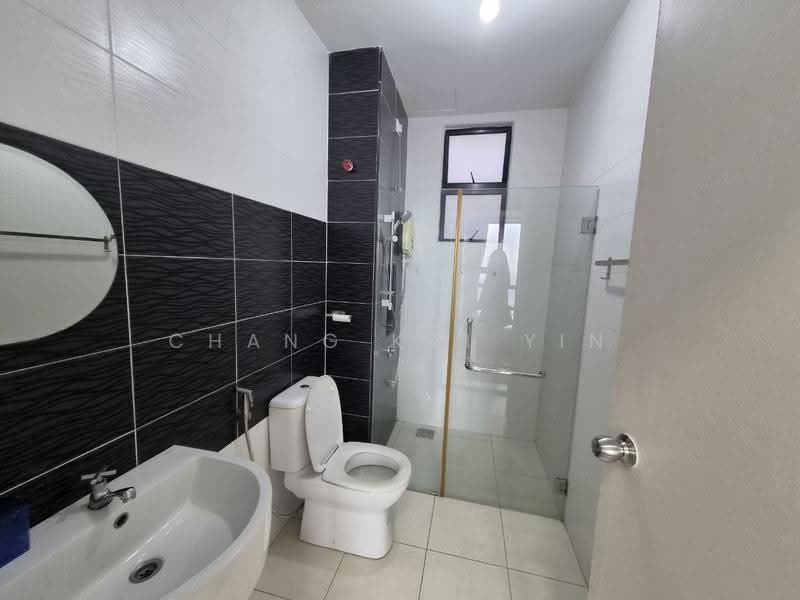 Kediaman Servis untuk Disewa di The Platino Serviced Apartment - Chang Kai Yin - Bathroom - PropertyGuru.com.my
