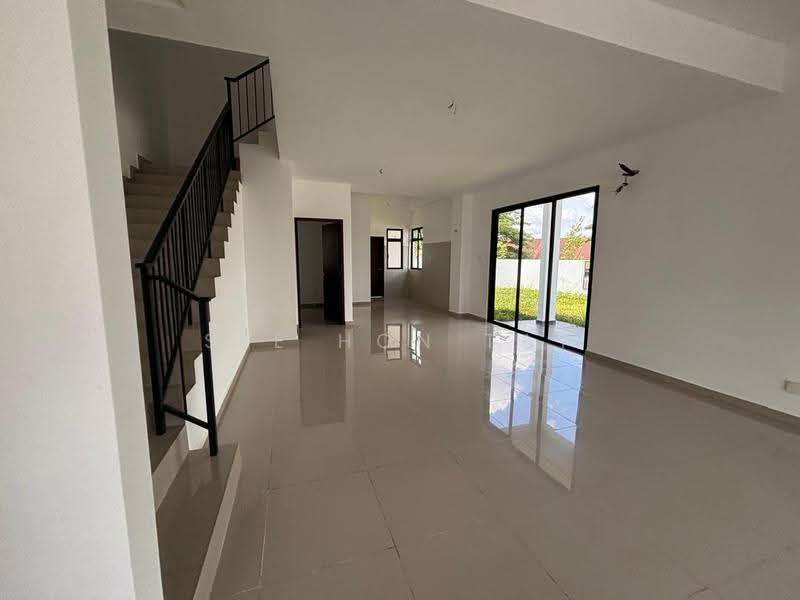 2-storey Terraced House for Sale in Taman Dato Onn (Johor Bahru) - See Hon Tay - Living Room - PropertyGuru.com.my