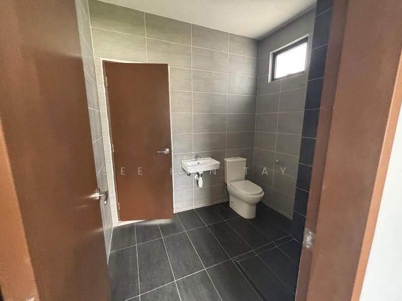 2-storey Terraced House for Sale in Taman Dato Onn (Johor Bahru) - See Hon Tay - Bathroom - PropertyGuru.com.my