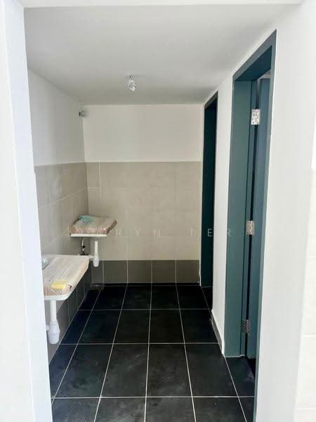 Kedai untuk Dijual di Bandar Baru Permas Jaya (Permas Jaya) - Caryn Ter - Bathroom - PropertyGuru.com.my