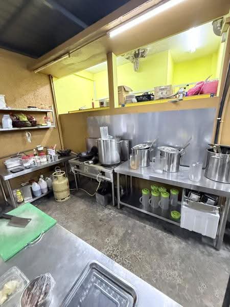 Shop for Rent in Taman Kebun Teh (Johor Bahru) - Caryn Ter - Kitchen - PropertyGuru.com.my