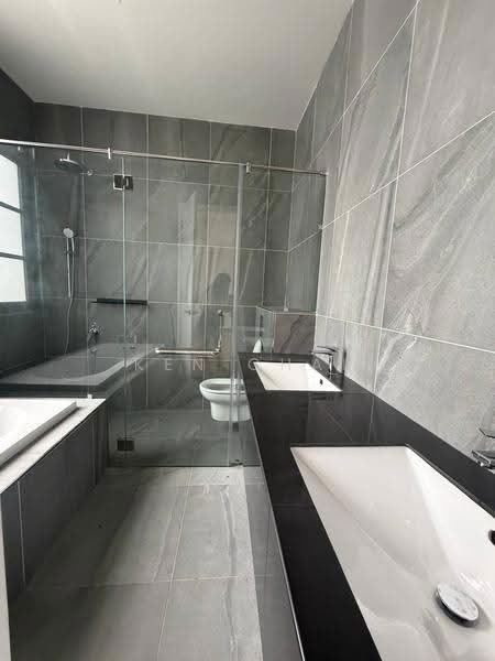 Semi-Detached House for Sale in Taman Ekoflora (Johor Bahru) - Ken Chai - Bathroom - PropertyGuru.com.my