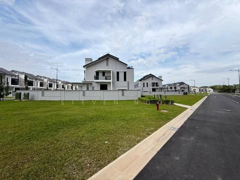 2-storey Terraced House for Sale in Taman Mount Austin (Tebrau) - Steven Ngoi - Exterior - PropertyGuru.com.my
