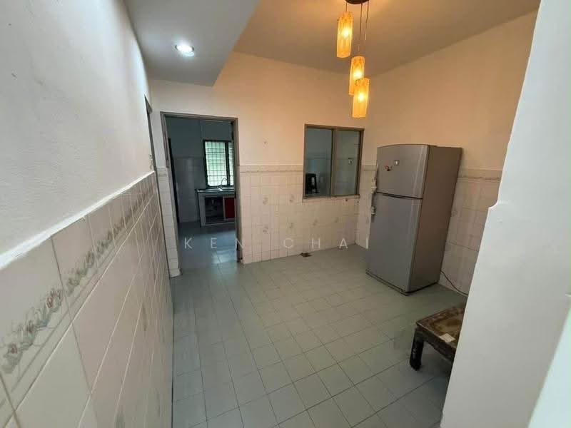 2-storey Terraced House for Sale in Taman Desa Cemerlang (Ulu Tiram) - Ken Chai - Kitchen - PropertyGuru.com.my