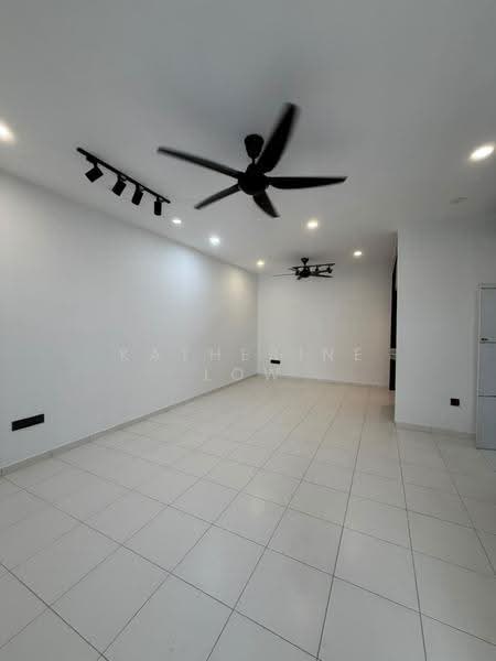 Rumah Teres 2-Tingkat untuk Disewa di Taman Setia Indah (Tebrau) - Katherine Low - Living Room - PropertyGuru.com.my