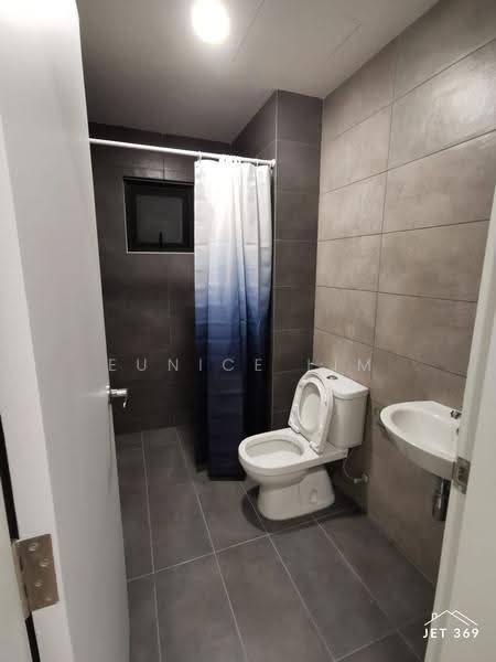 Service Residence for Sale at The Amber Residence @ TwentyFive.7 - Eunice Lim - Bathroom - PropertyGuru.com.my