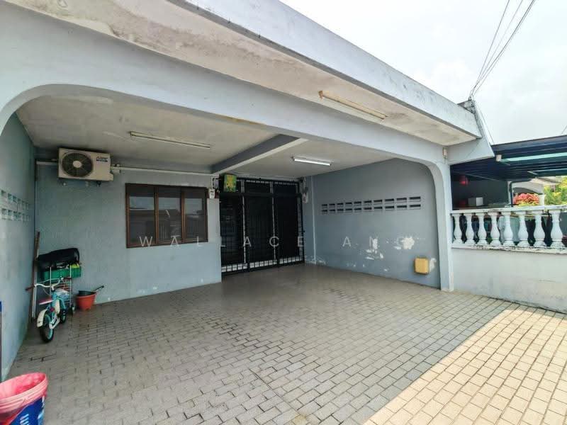 Rumah Teres 1-Tingkat untuk Dijual di Taman Johor Jaya (Johor Bahru) - Wallace Ang - Exterior - PropertyGuru.com.my