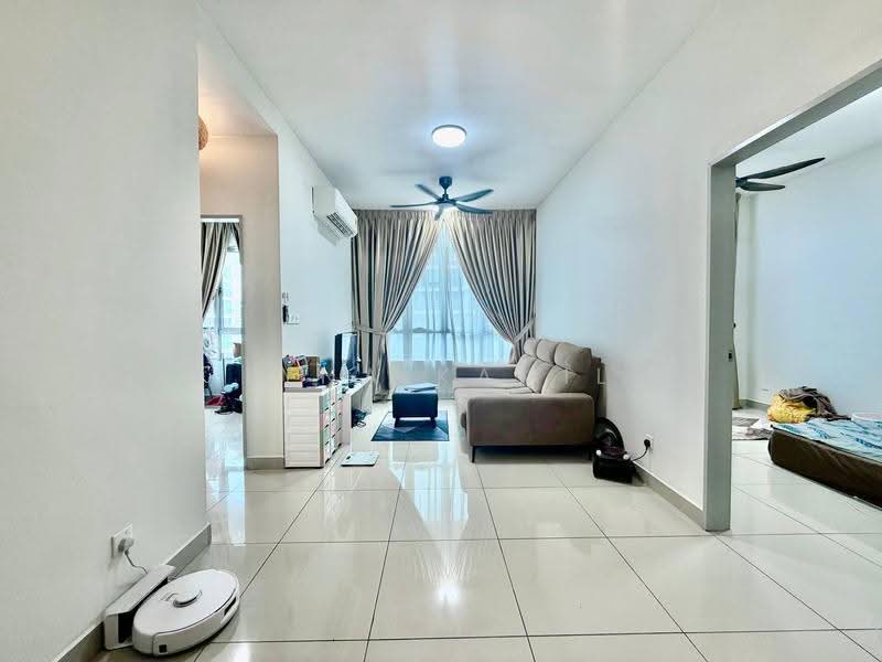 Kediaman Servis untuk Dijual di Residensi MH Platinum 2 - Lyna Kamil - Living Room - PropertyGuru.com.my