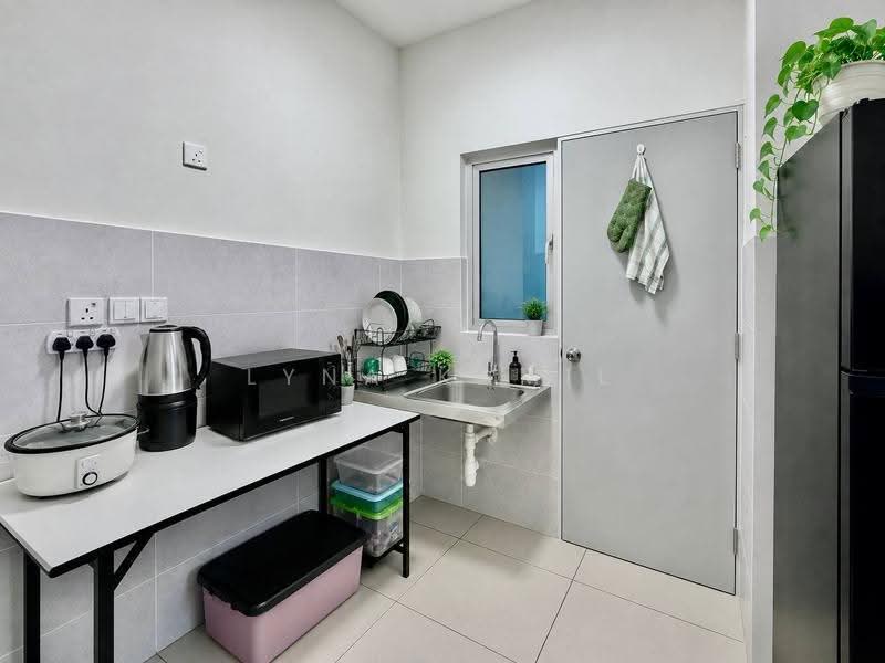 Kediaman Servis untuk Dijual di Residensi MH Platinum 2 - Lyna Kamil - Kitchen - PropertyGuru.com.my