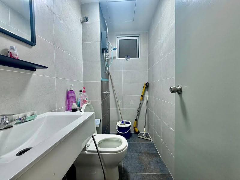 Kediaman Servis untuk Dijual di Residensi MH Platinum 2 - Lyna Kamil - Bathroom - PropertyGuru.com.my