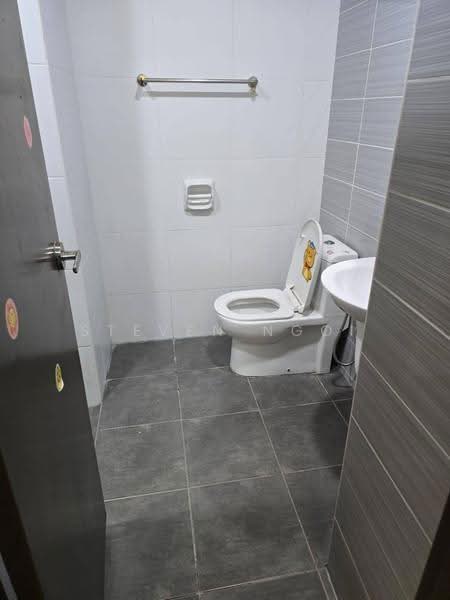 Service Residence for Rent at Sky Oasis Residence (Pangsapuri Oasis 1) - Steven Ngoi - Bathroom - PropertyGuru.com.my