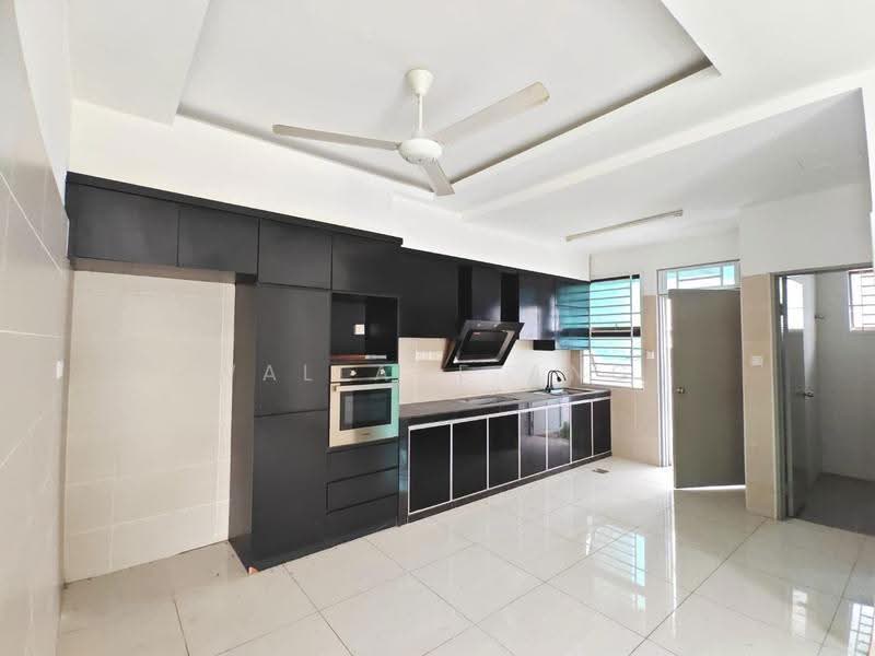 2-storey Terraced House for Sale in Bandar Dato Onn (Tebrau) - Wallace Ang - Kitchen - PropertyGuru.com.my