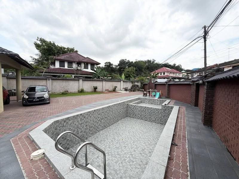 Bungalow House untuk Dijual di Taman Bukit Kempas (Tampoi) - Wallace Ang - Exterior - PropertyGuru.com.my