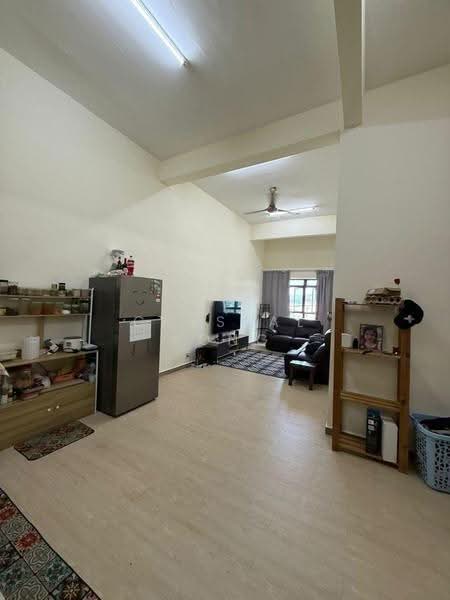 Kediaman Servis untuk Dijual di The Garden Residences - Crystal Kong - Living Room - PropertyGuru.com.my