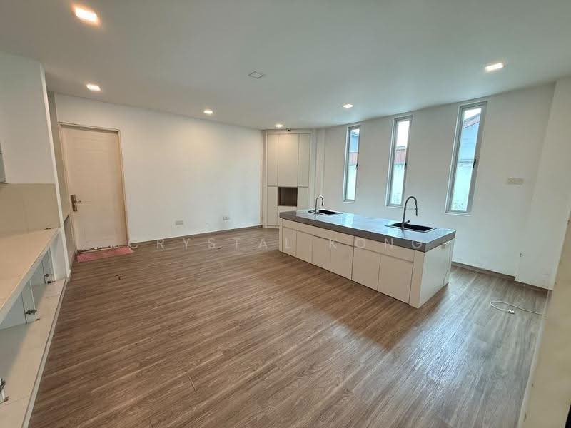 Bungalow House for Sale in Taman Kebun Teh (Johor Bahru) - Crystal Kong - Kitchen - PropertyGuru.com.my