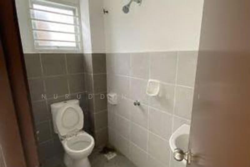 2-storey Terraced House for Rent in Sepang (Selangor) - Nuruddin Zabidi - Bathroom - PropertyGuru.com.my