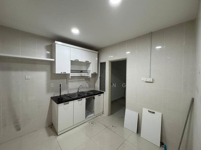 Pangsapuri untuk Dijual di Desa Skudai Apartment - Steven Ngoi - Kitchen - PropertyGuru.com.my