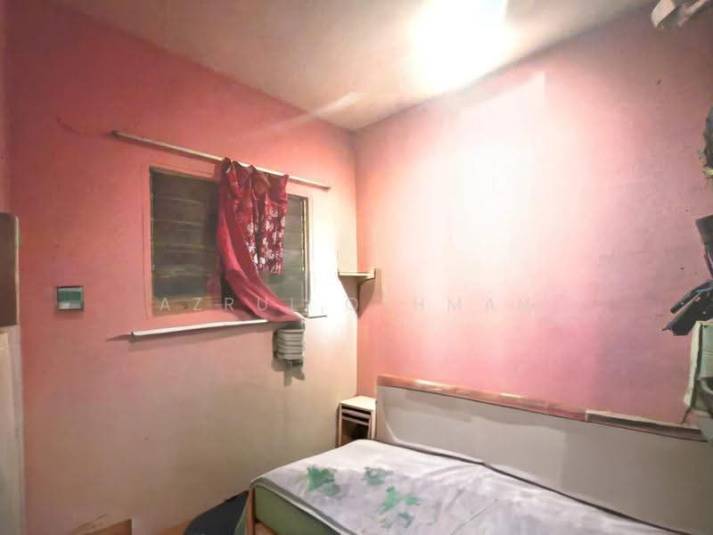 1-storey Terraced House for Sale in Seremban (Negeri Sembilan) - Azrul Othman - Bedroom - PropertyGuru.com.my