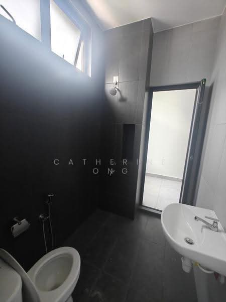 2-storey Terraced House for Sale in Taman Mount Austin (Tebrau) - Catherine Ong - Bathroom - PropertyGuru.com.my