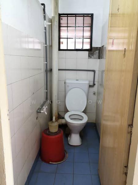 Pangsapuri untuk Dijual di Apartment Harmoni - Wing Seow - Bathroom - PropertyGuru.com.my
