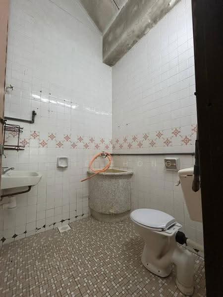 Rumah Teres 1-Tingkat untuk Dijual di Taman Ipoh Timur (Ipoh) - Amie Chong - Bathroom - PropertyGuru.com.my