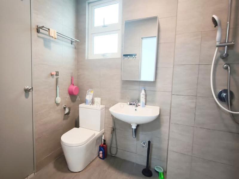 Kediaman Servis untuk Dijual di TR Residence - Liza Tieo Quek Hoon - Bathroom - PropertyGuru.com.my