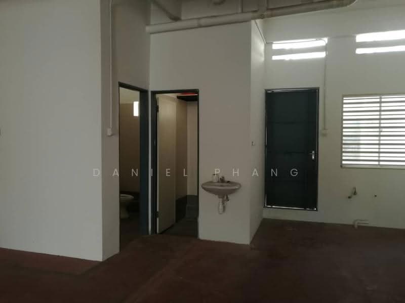Shop / Office for Rent in George Town (Penang) - Daniel Phang - Bathroom - PropertyGuru.com.my