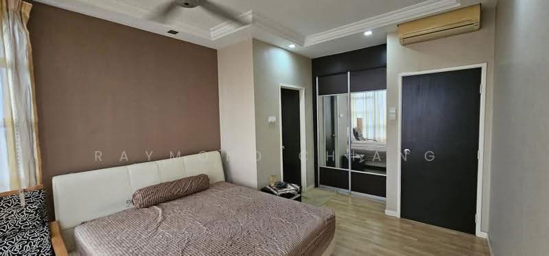 Kondominium untuk Dijual di The Tamarind - Raymond Chiang - Bedroom - PropertyGuru.com.my