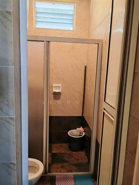 Pangsapuri untuk Dijual di Melati Apartments - Leong . - Bathroom - PropertyGuru.com.my