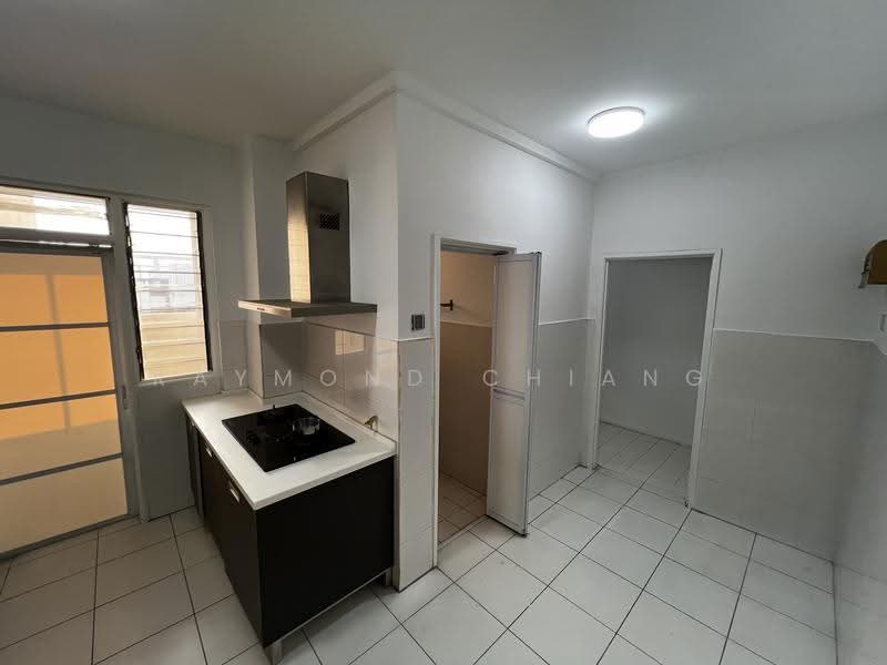 Condominium for Sale at The Tamarind - Raymond Chiang - Kitchen - PropertyGuru.com.my