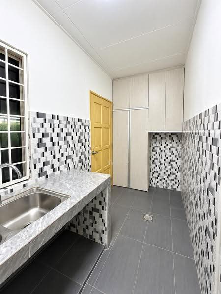 1-storey Terraced House for Rent in Bandar Kinrara (Selangor) - Sky Wong - Kitchen - PropertyGuru.com.my