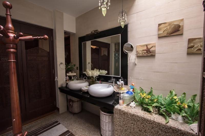 Bungalow House for Sale in Seksyen 4 (Kota Damansara) - Aaron Tang - Bathroom - PropertyGuru.com.my