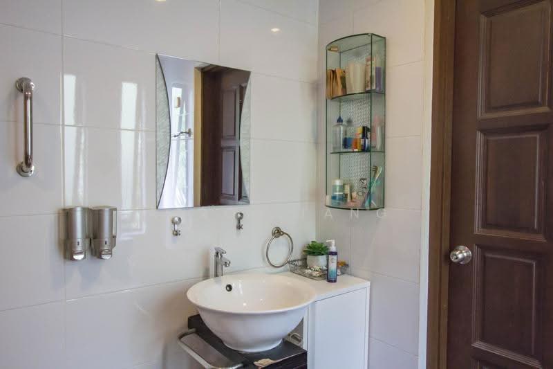 Bungalow House for Sale in Seksyen 4 (Kota Damansara) - Aaron Tang - Bathroom - PropertyGuru.com.my